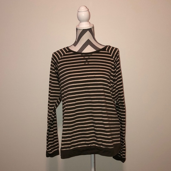 forever 21+ โข striped long sleeve - Picture 2 of 6
